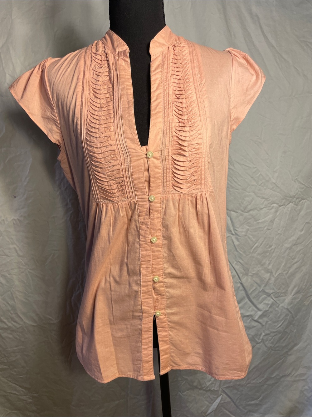 Banana Republic Peach Button-Front Pleated Cap Sleeve Top
